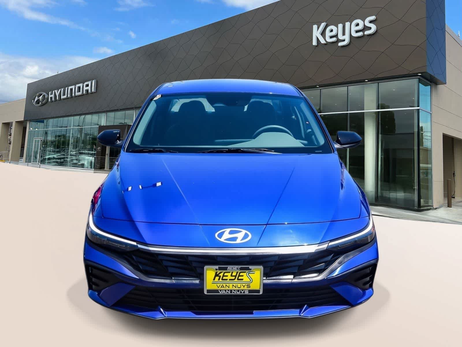 Certified 2025 Hyundai Elantra SEL FWD image 2
