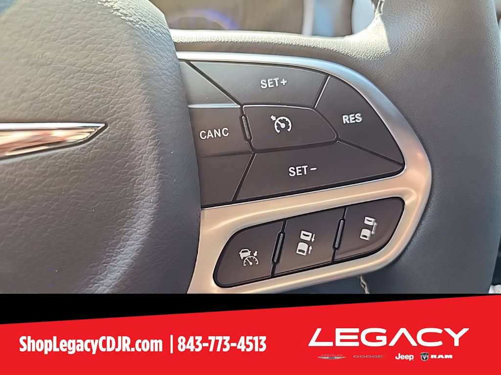New 2026 Chrysler Pacifica Select image 19