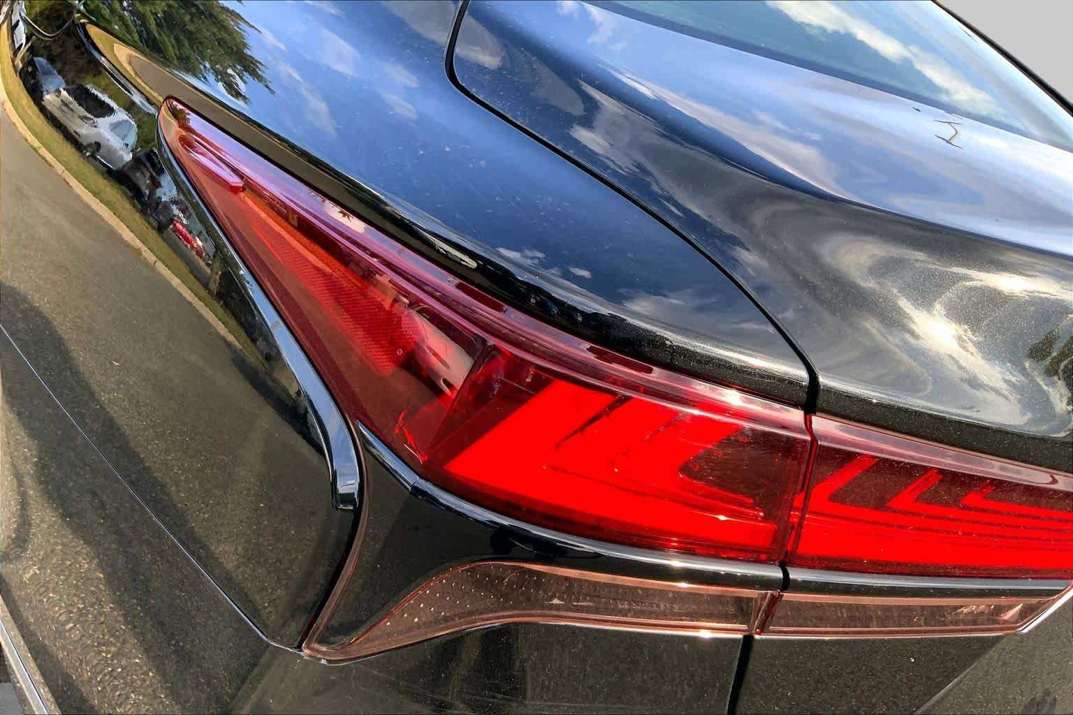 Certified 2022 Lexus LS 500 AWD w/ Interior Upgrade Package image 29