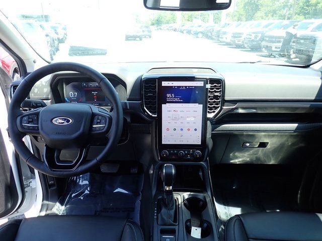 Used 2025 Ford Ranger Lariat w/ FX4 Off-Road Package AWD/4WD image 22
