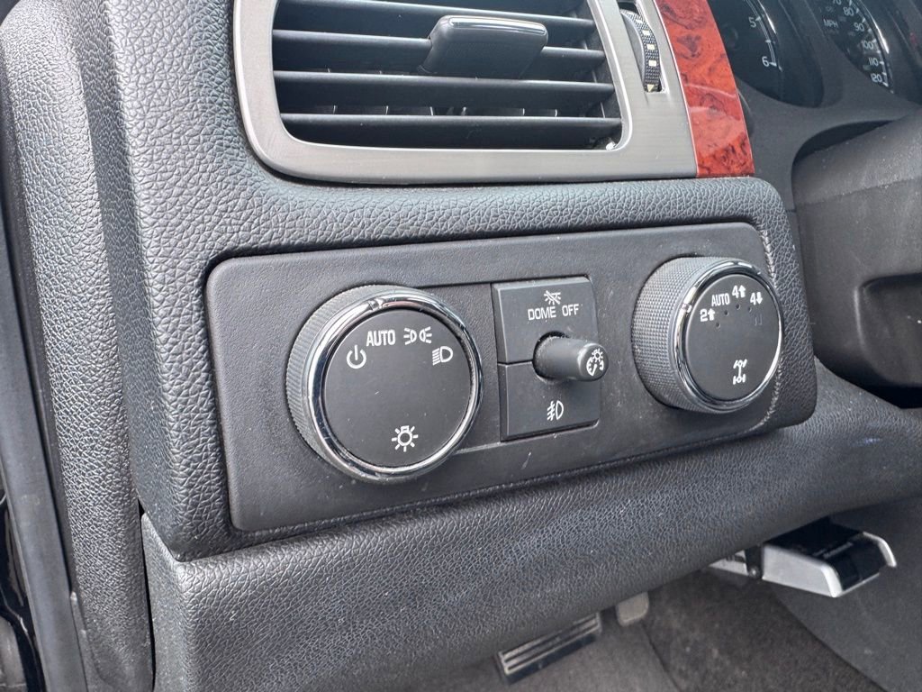 Used 2013 Chevrolet Avalanche LT AWD/4WD image 14