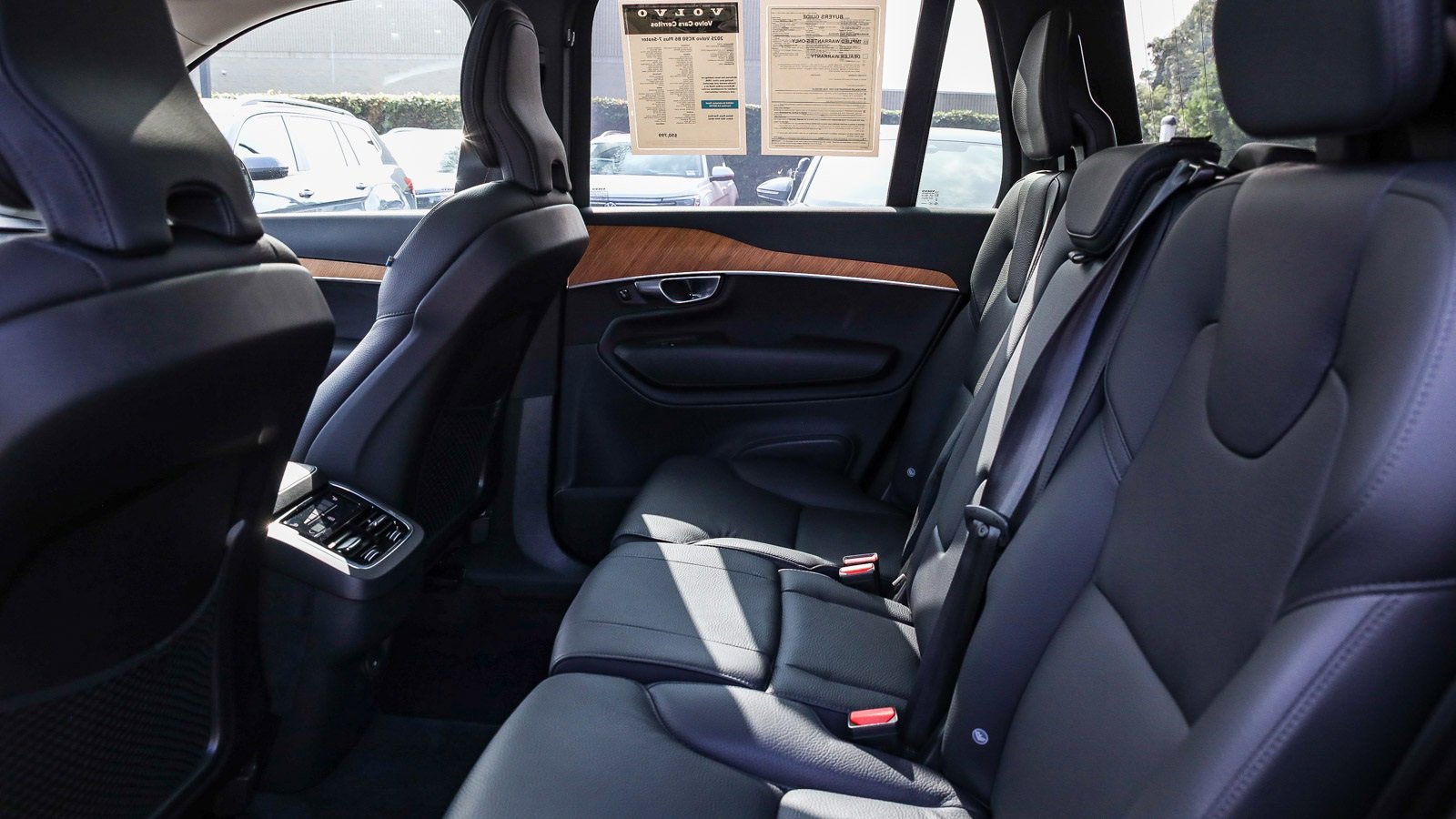 Used 2025 Volvo XC90 B6 Ultra image 19