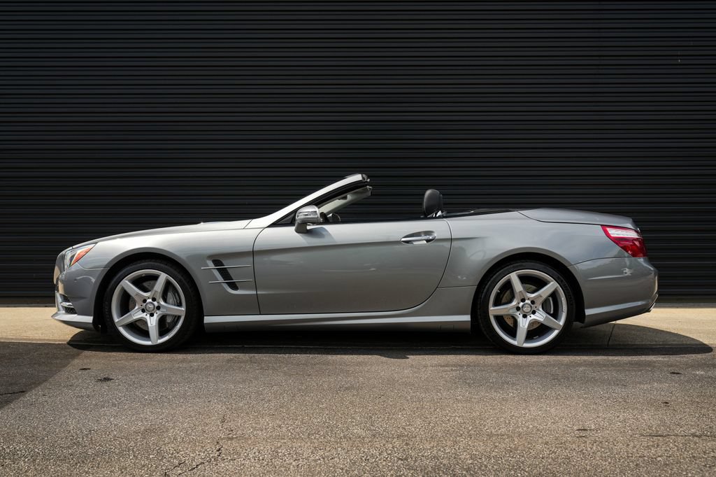 Used 2013 Mercedes-Benz SL 550 image 2