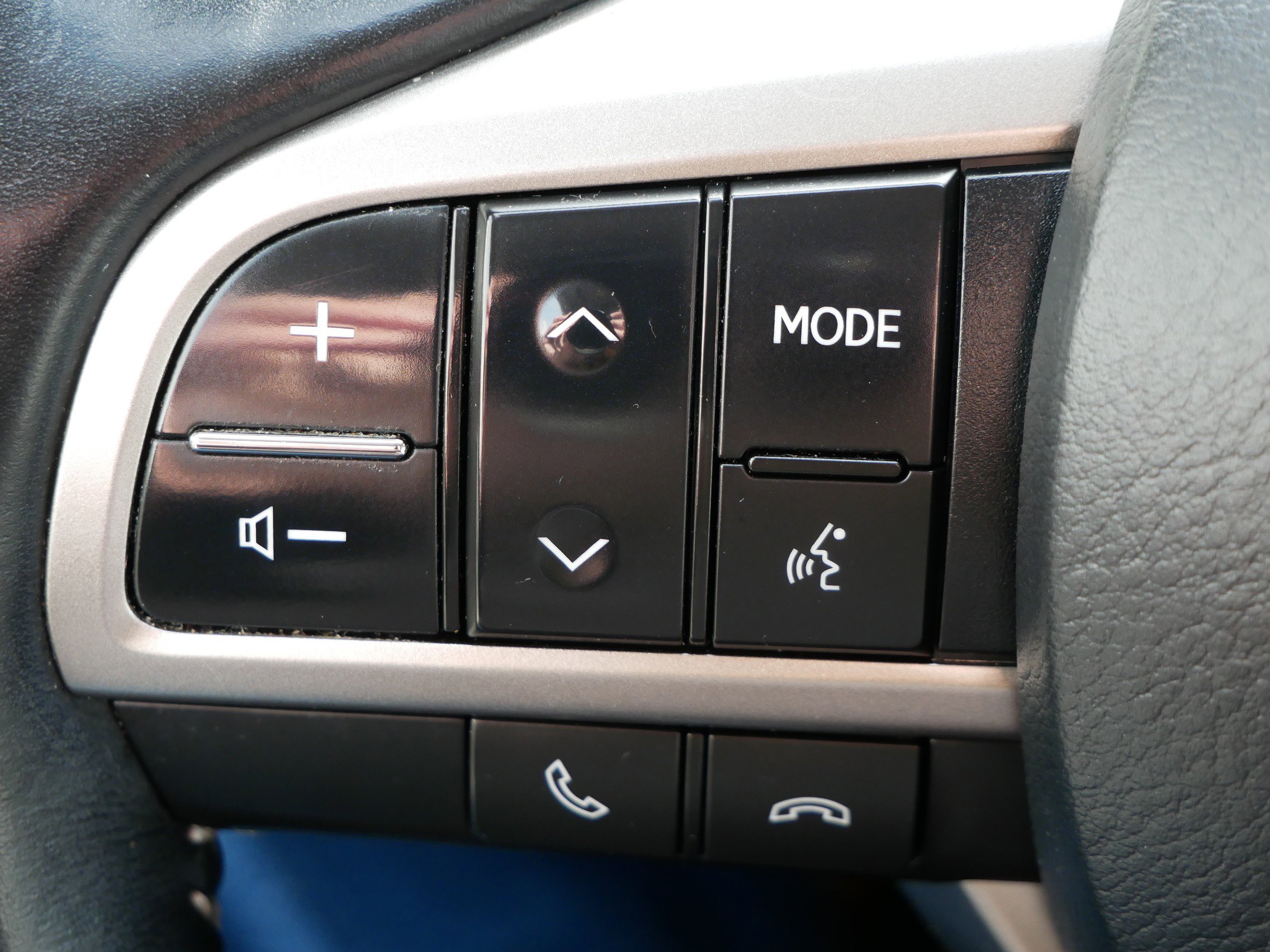 Used 2018 Lexus RX 350L Premium w/ Premium Package image 17