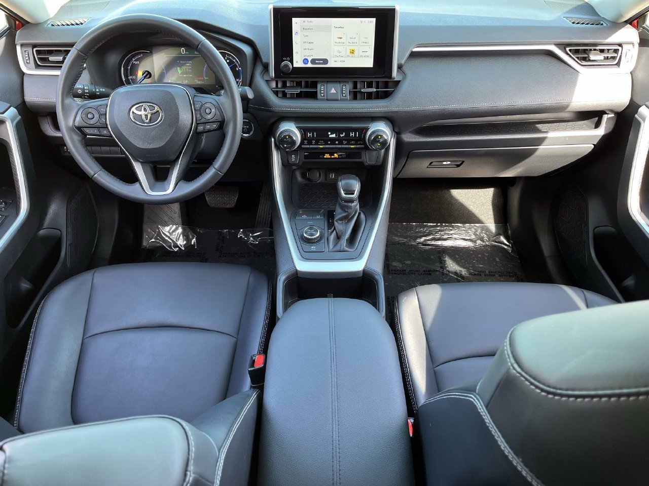 Used 2023 Toyota RAV4 XLE Premium AWD/4WD image 9