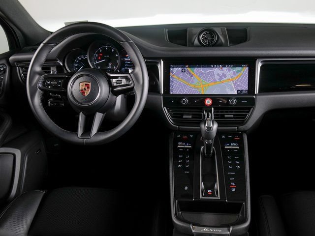 Certified 2026 Porsche Macan AWD/4WD image 14