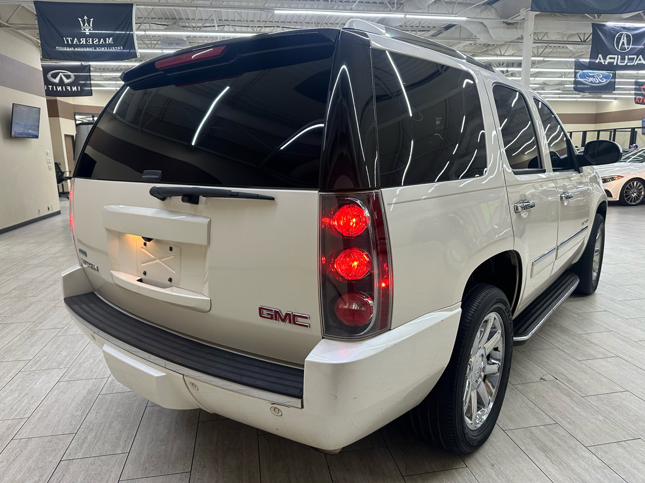 Used 2012 GMC Yukon Denali image 7