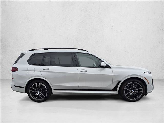 Used 2024 BMW X7 xDrive40i w/ M Sport Package AWD/4WD image 4