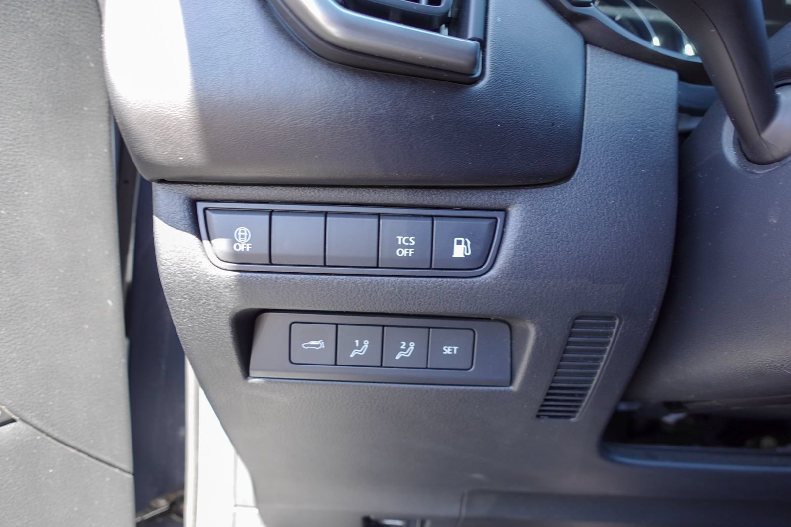 Certified 2025 MAZDA CX-50 AWD 2.5 Hybrid w/ Premium Pkg image 19