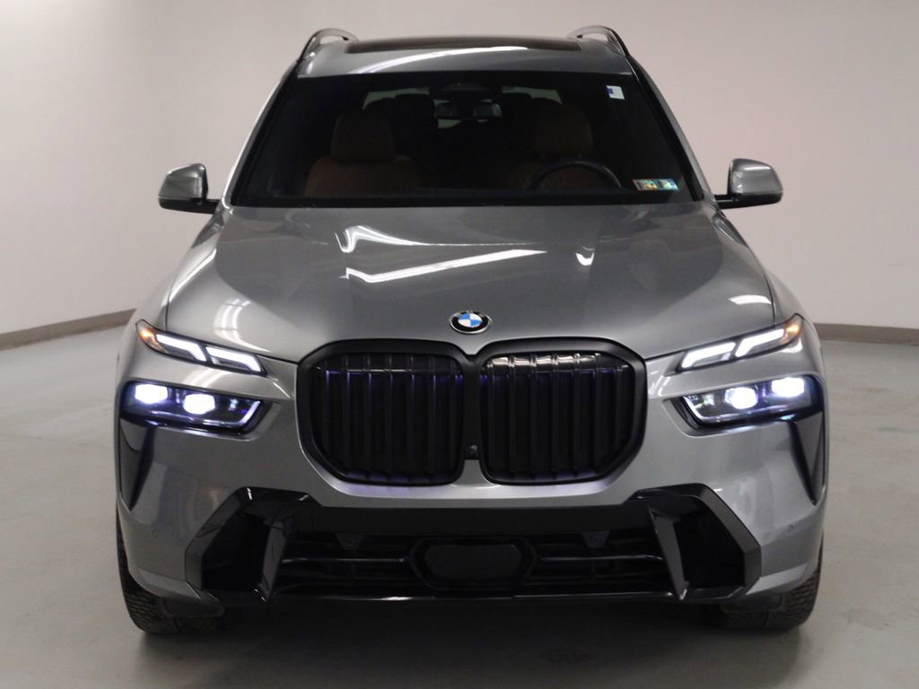 Used 2023 BMW X7 xDrive40i w/ Executive Package image 3
