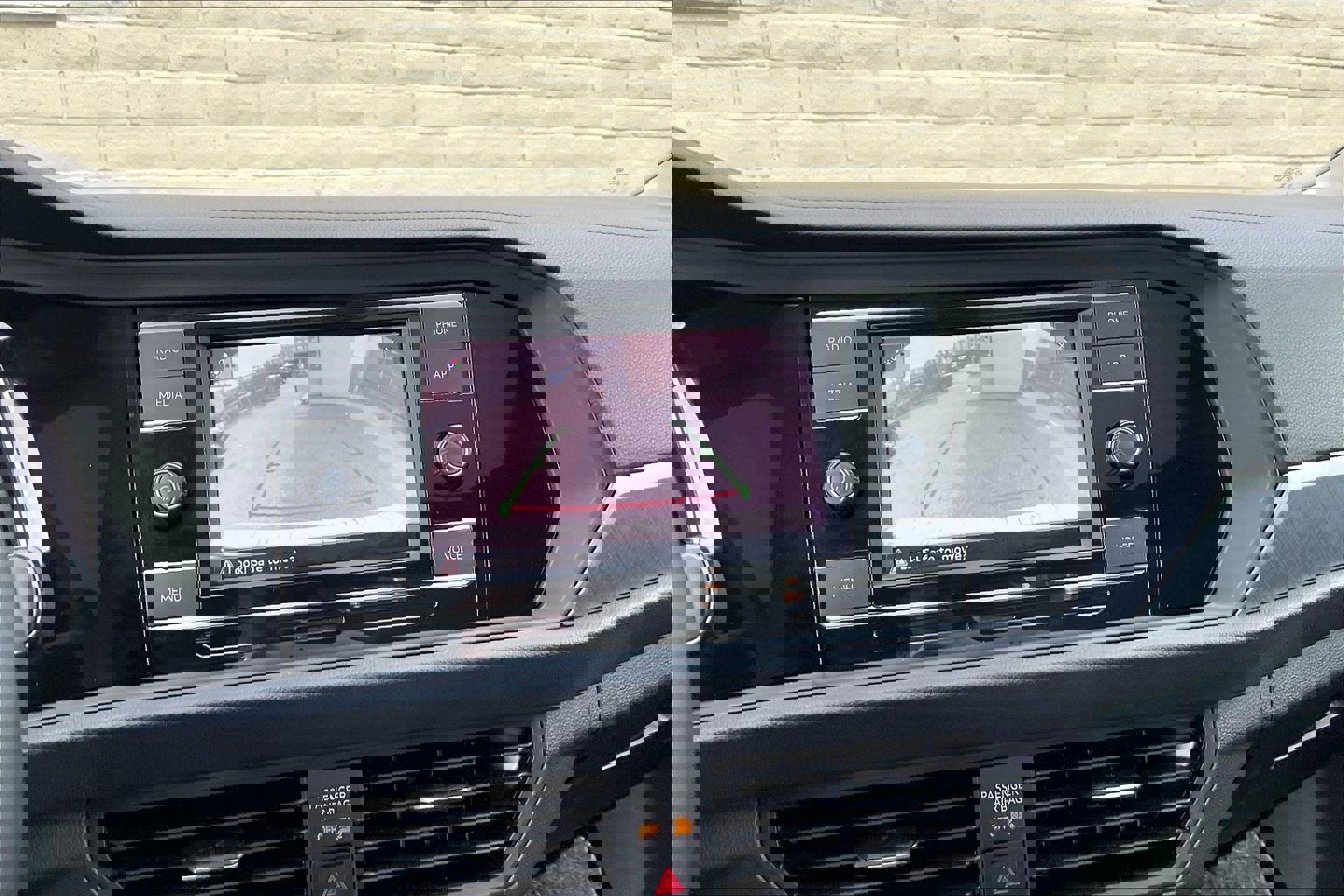 Certified 2024 Volkswagen Jetta SE w/ Panoramic Sunroof Package image 21