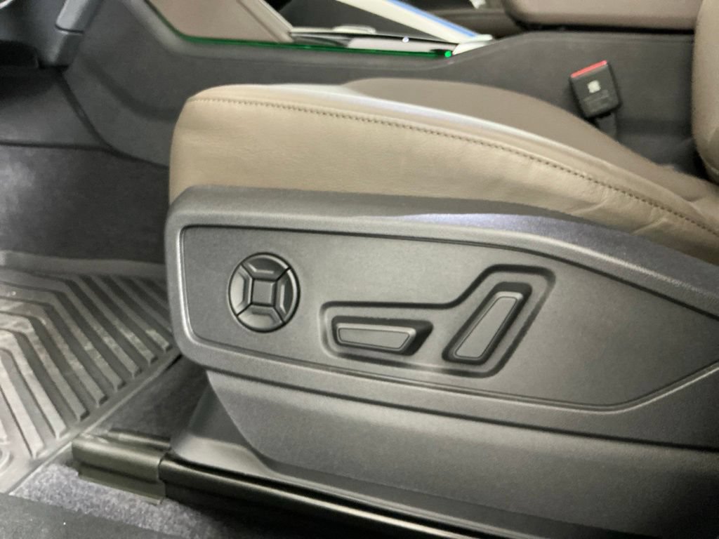 Used 2025 Audi Q5 Premium Plus w/ Premium Plus AWD/4WD image 19