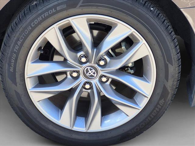 Used 2020 Toyota Avalon XLE w/ Moonroof Package FWD image 17
