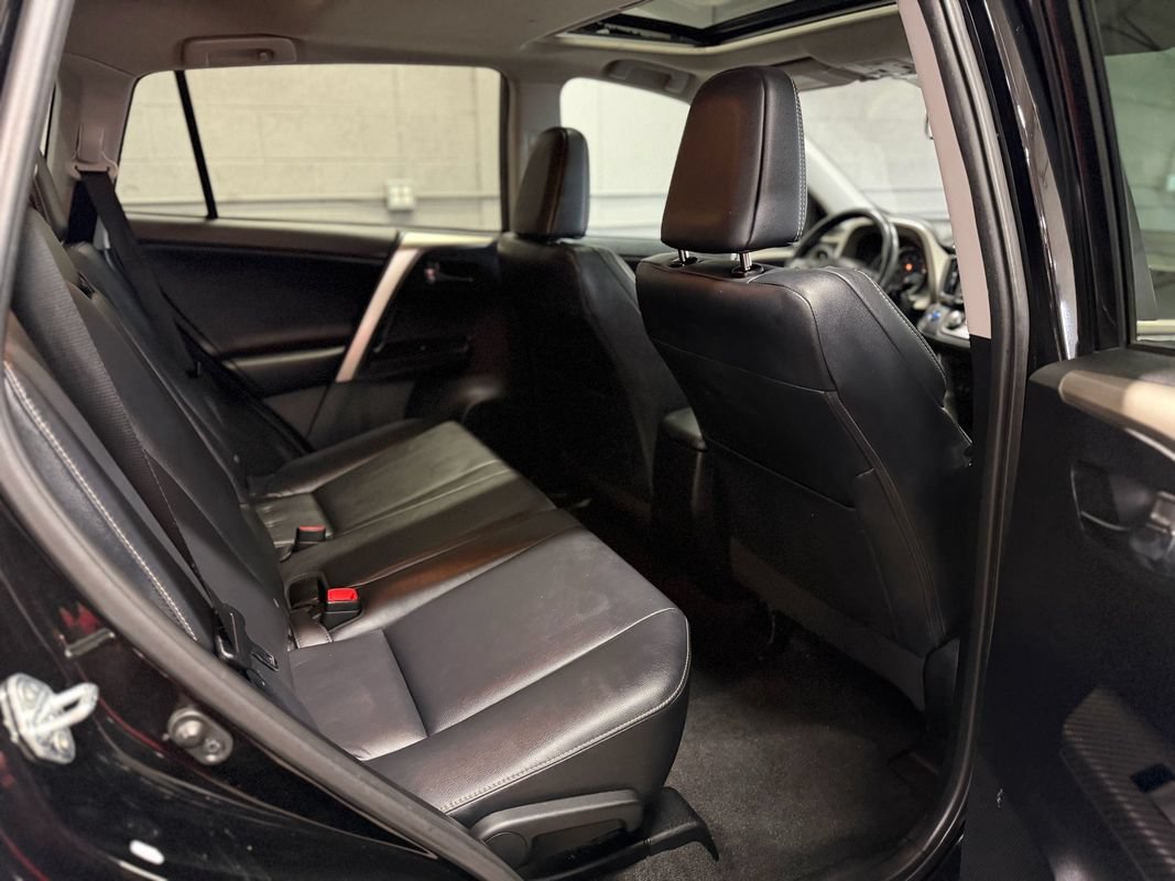 Used 2015 Toyota RAV4 Limited AWD/4WD image 25