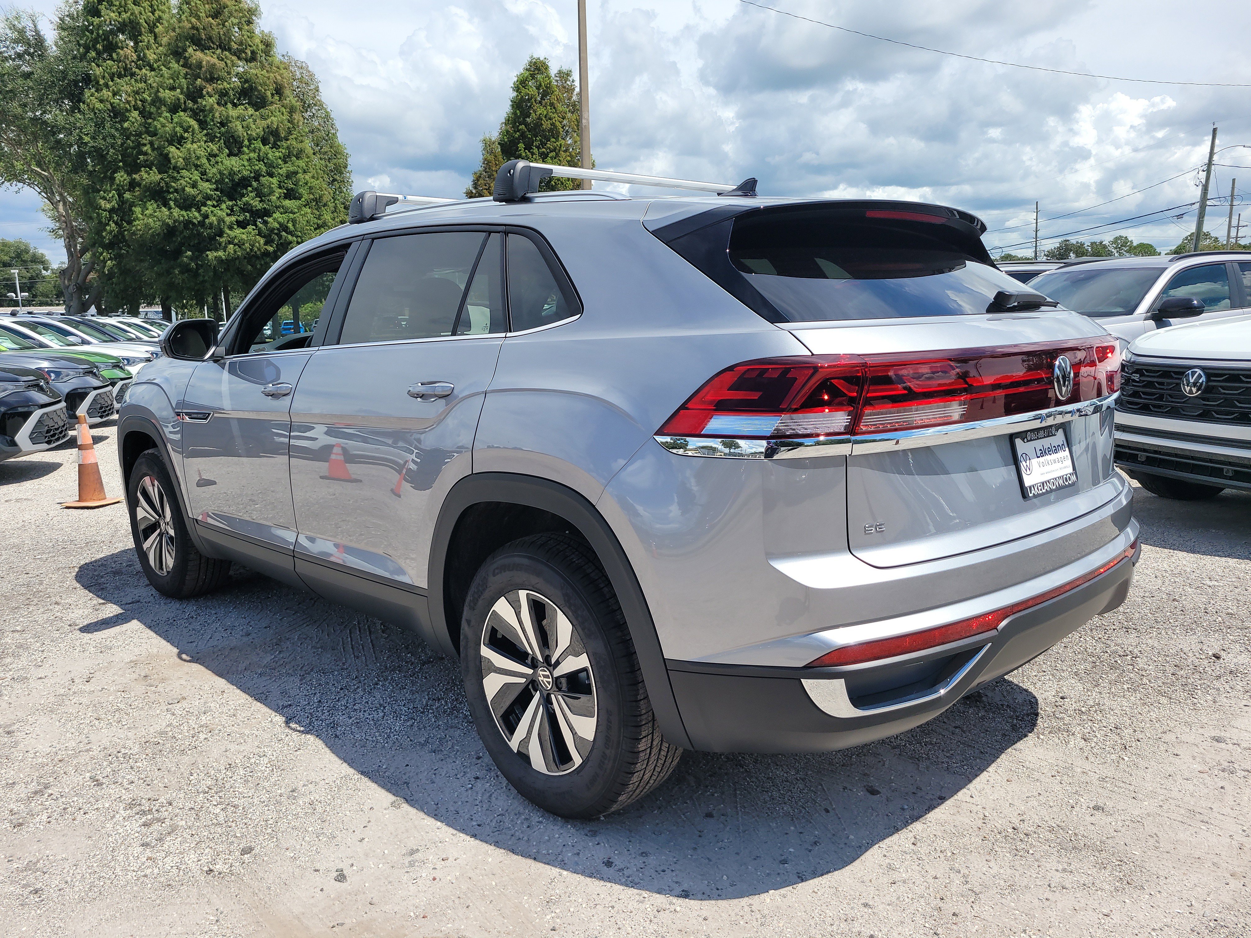 New 2026 Volkswagen Atlas Cross Sport SE image 8
