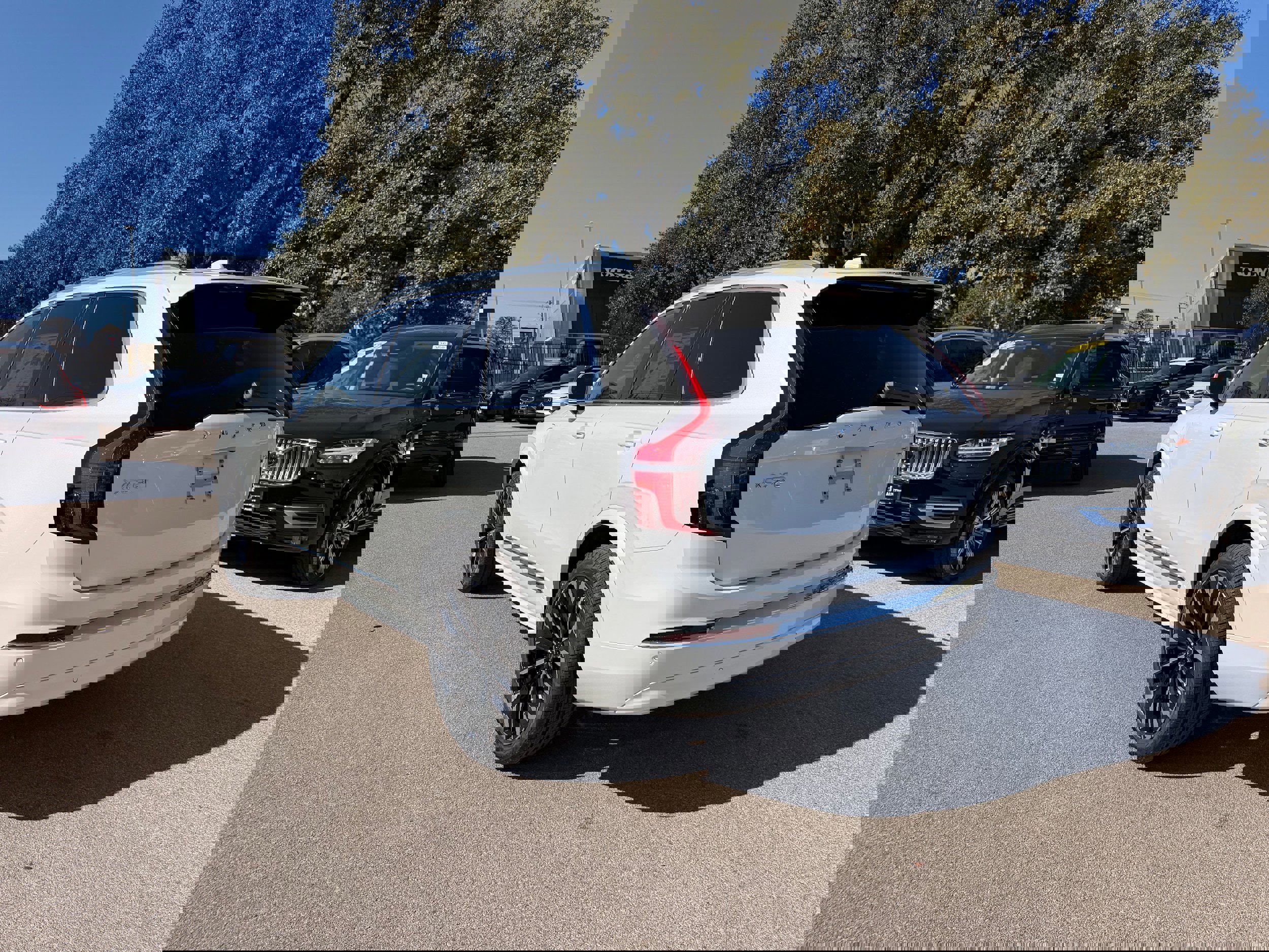 New 2026 Volvo XC90 T8 Core image 4