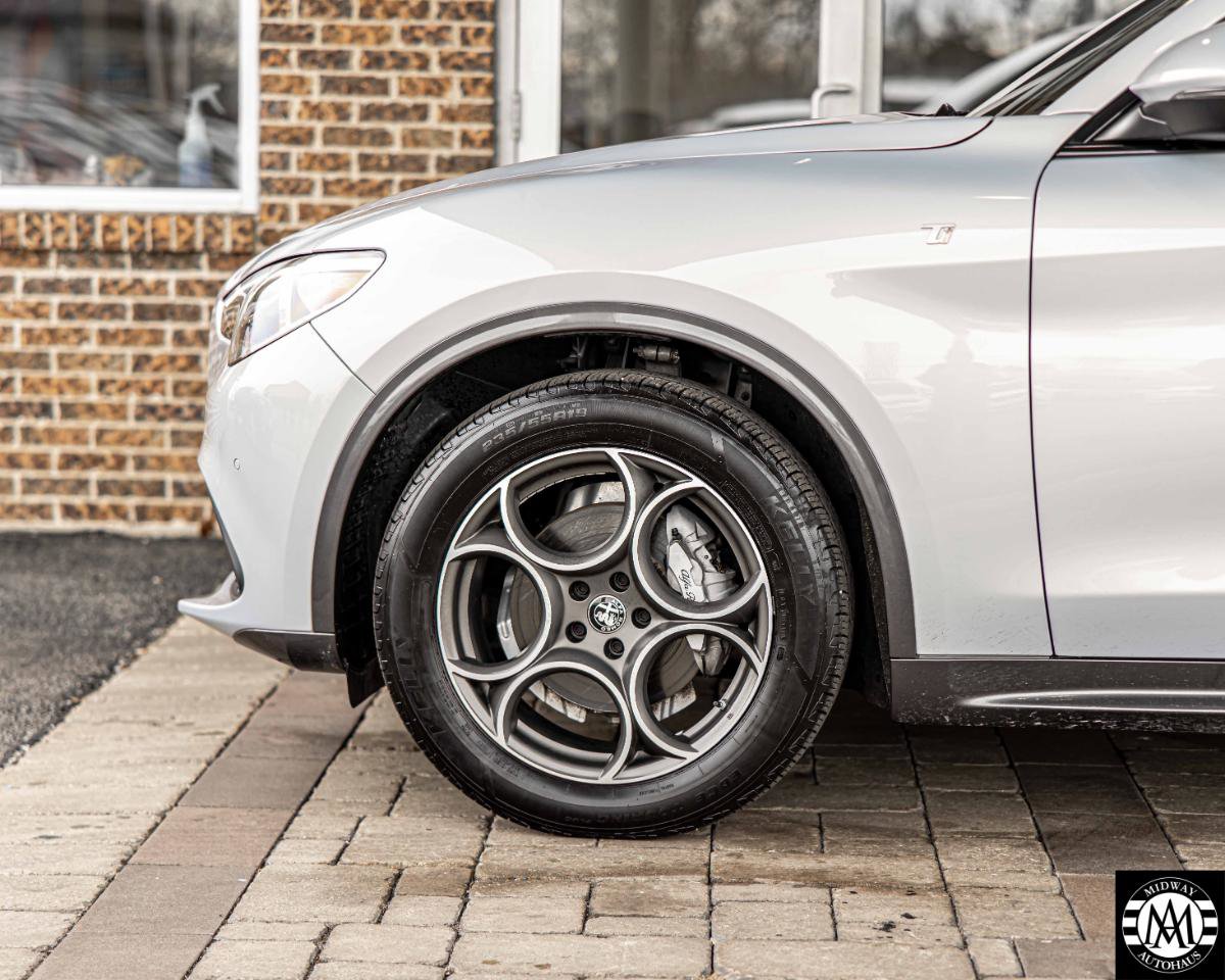 Used 2022 Alfa Romeo Stelvio Ti AWD/4WD image 4