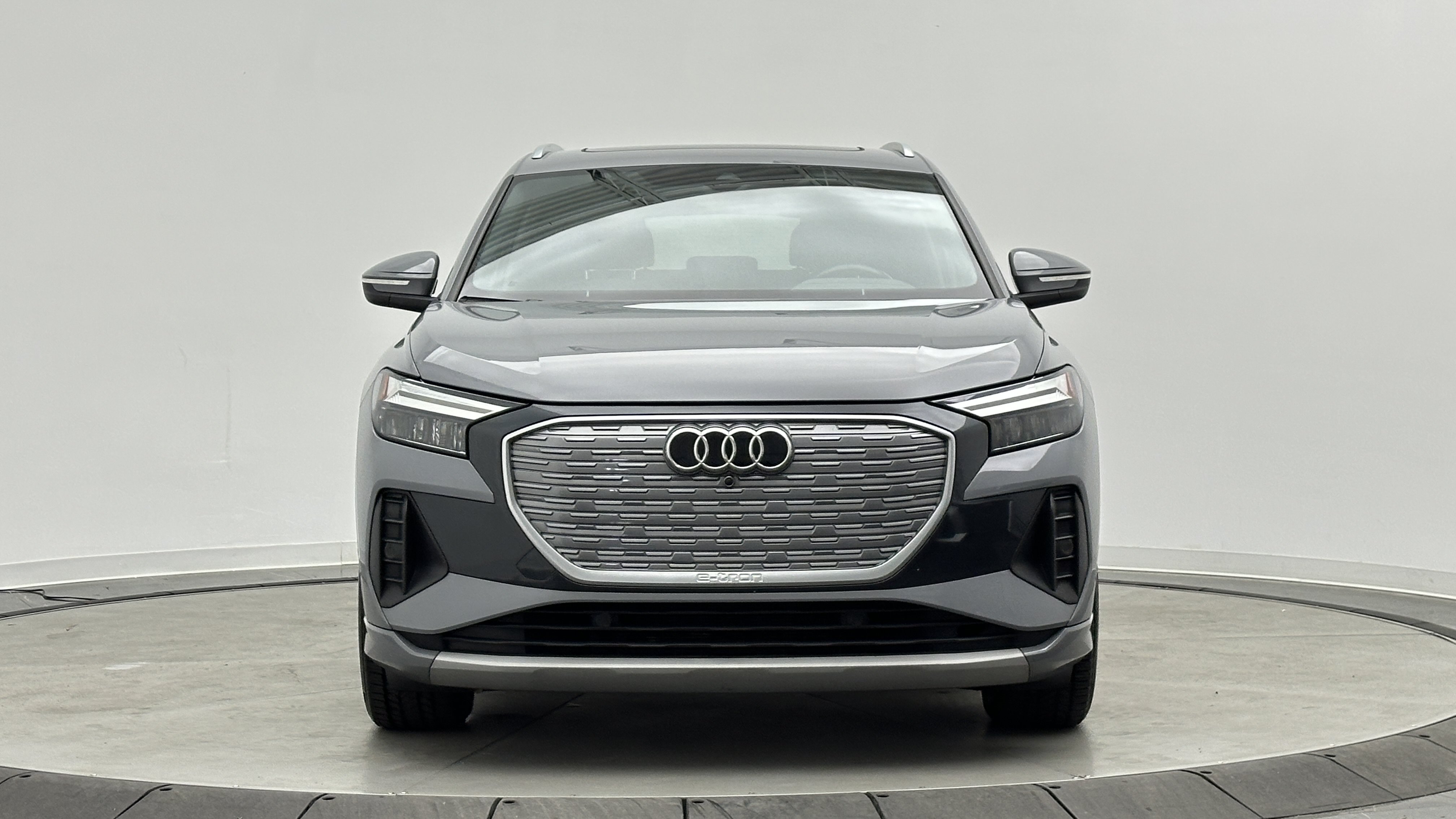 Used 2023 Audi Q4 e-tron Premium Plus RWD image 2