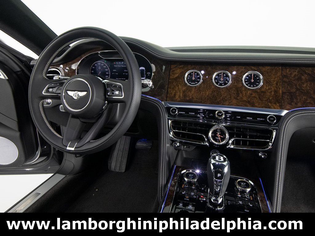 Used 2024 Bentley Flying Spur V8 image 31