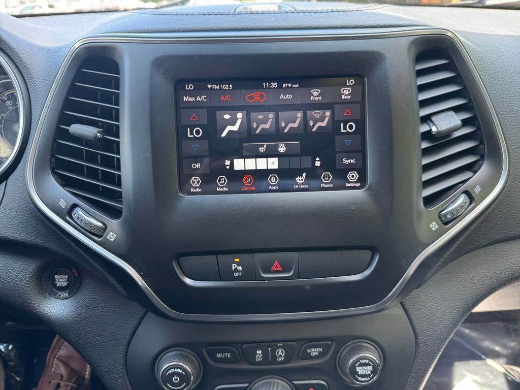 Used 2019 Jeep Cherokee Latitude Plus AWD/4WD image 22