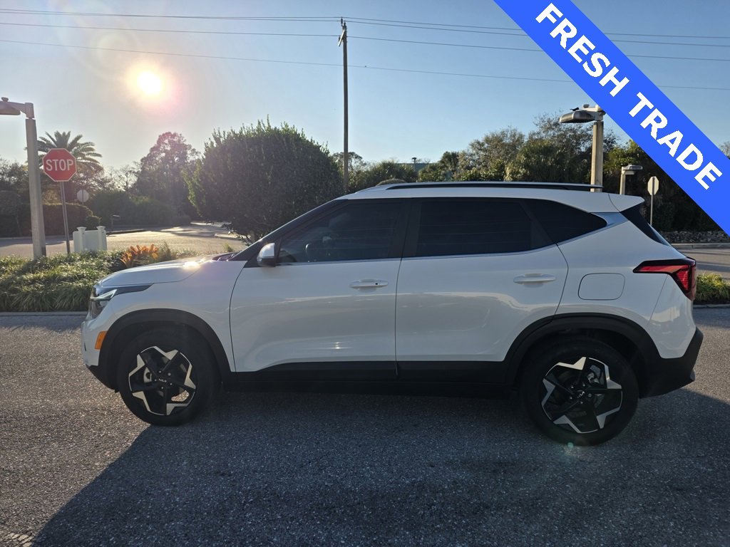 Used 2025 Kia Seltos EX w/ EX Sunroof Package image 3