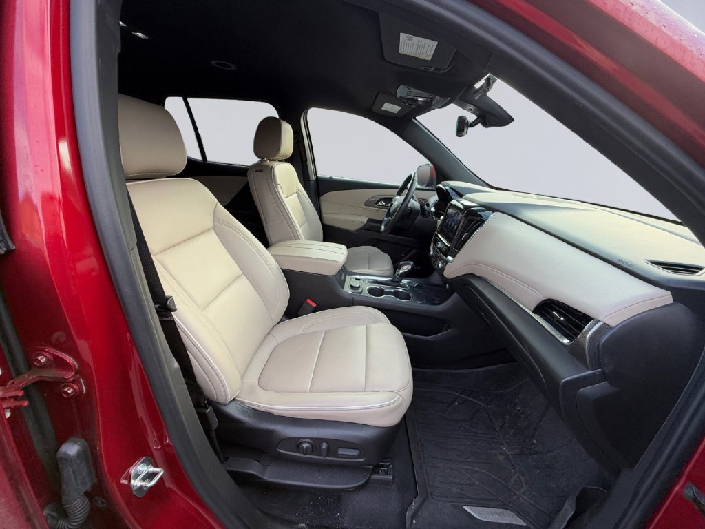 Used 2023 Chevrolet Traverse Premier w/ LPO, Floor Liner Package AWD/4WD image 19