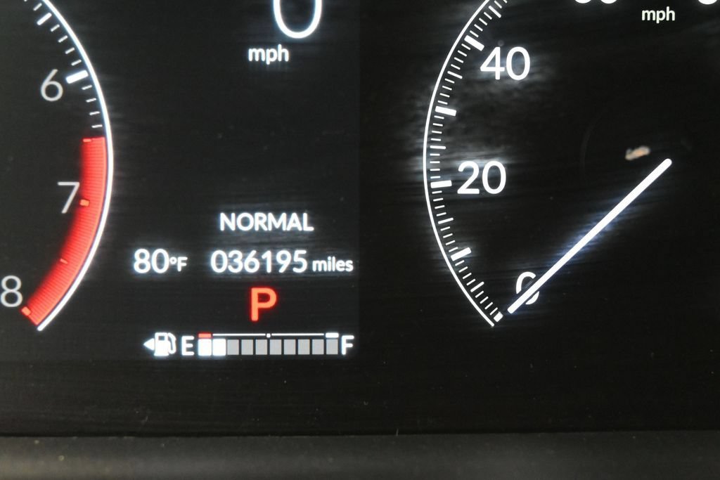 Certified 2024 Honda Pilot Touring image 16