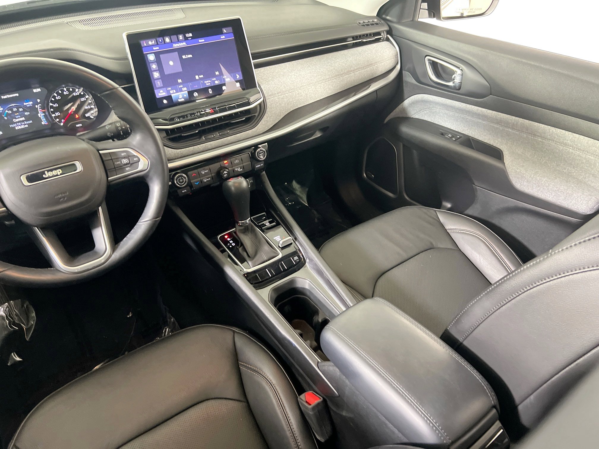 Used 2022 Jeep Compass Latitude w/ Sun and Sound Group AWD/4WD image 22