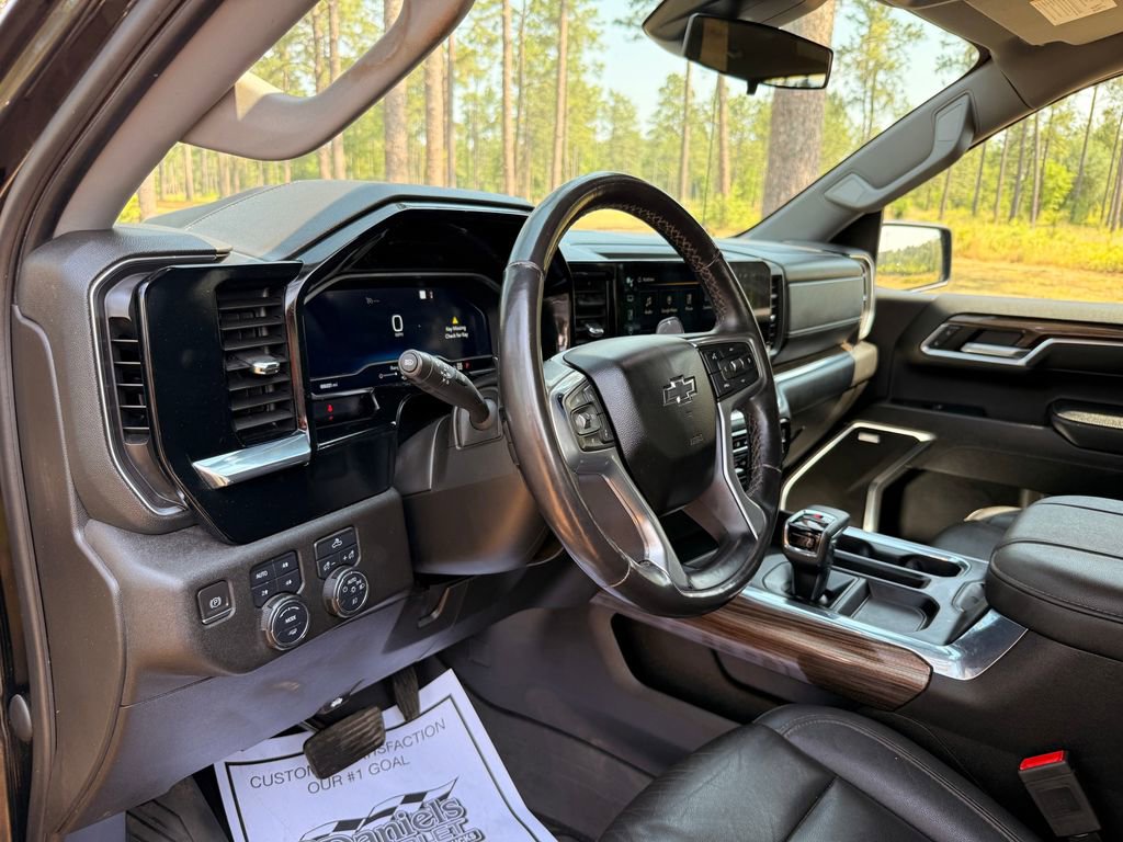 Used 2023 Chevrolet Silverado 1500 RST w/ Convenience Package II AWD/4WD image 13
