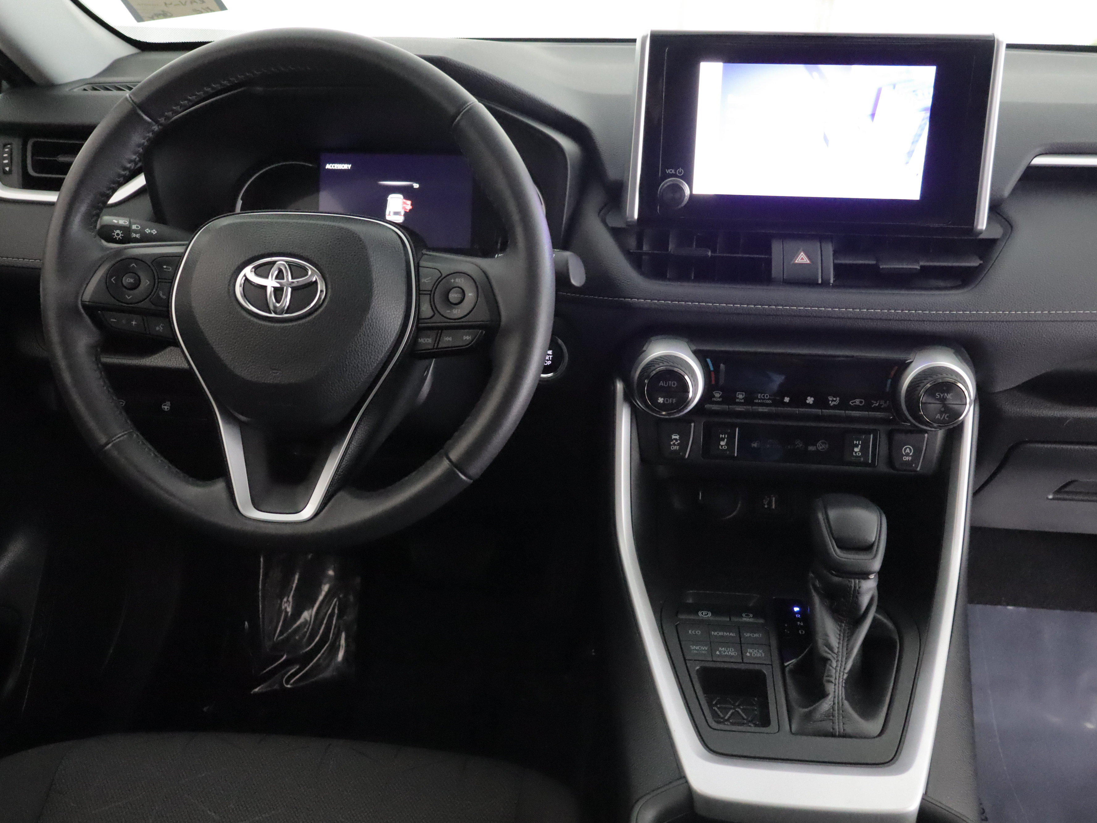 Used 2023 Toyota RAV4 XLE w/ Convenience Package AWD/4WD image 2