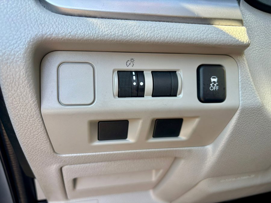 Used 2017 Subaru Forester 2.5i w/ Alloy Wheel Package image 25