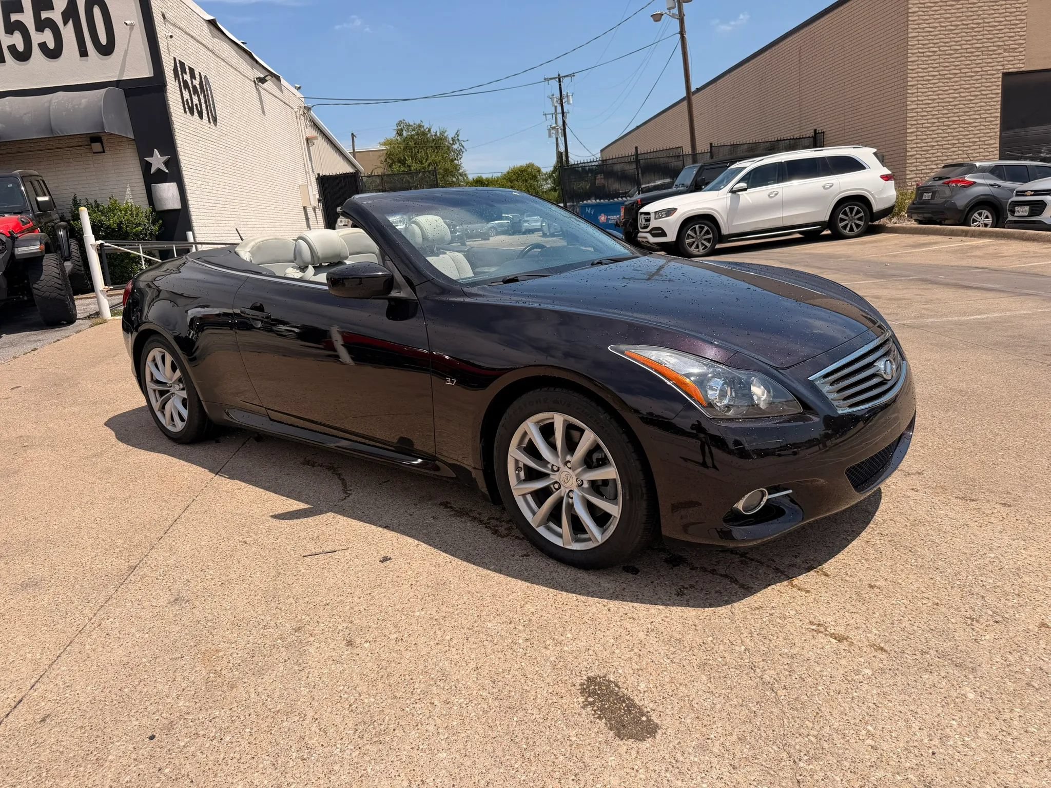 Used 2014 INFINITI Q60 Convertible w/ Premium Package RWD image 7