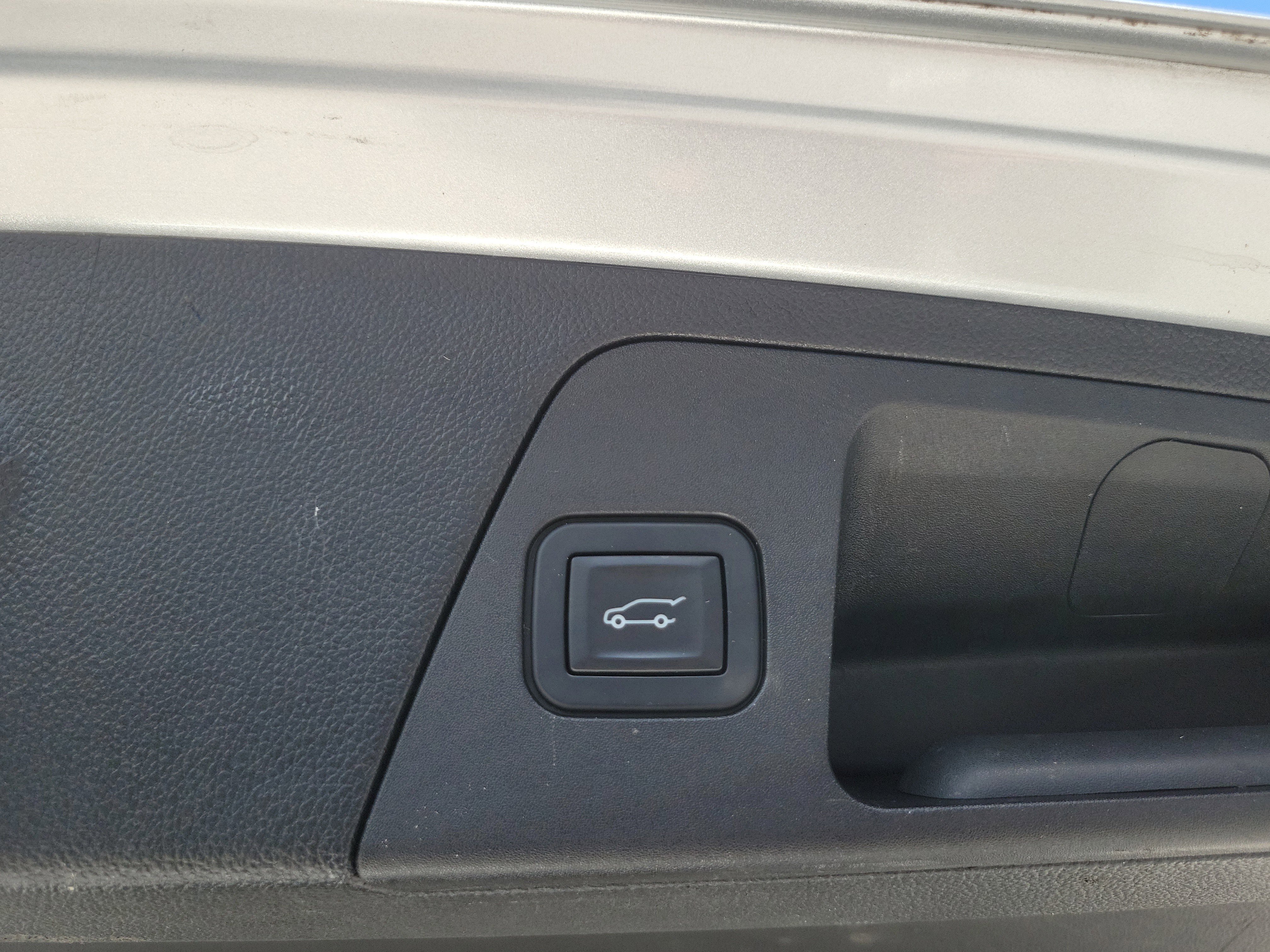 Used 2019 Buick Envision Essence image 18