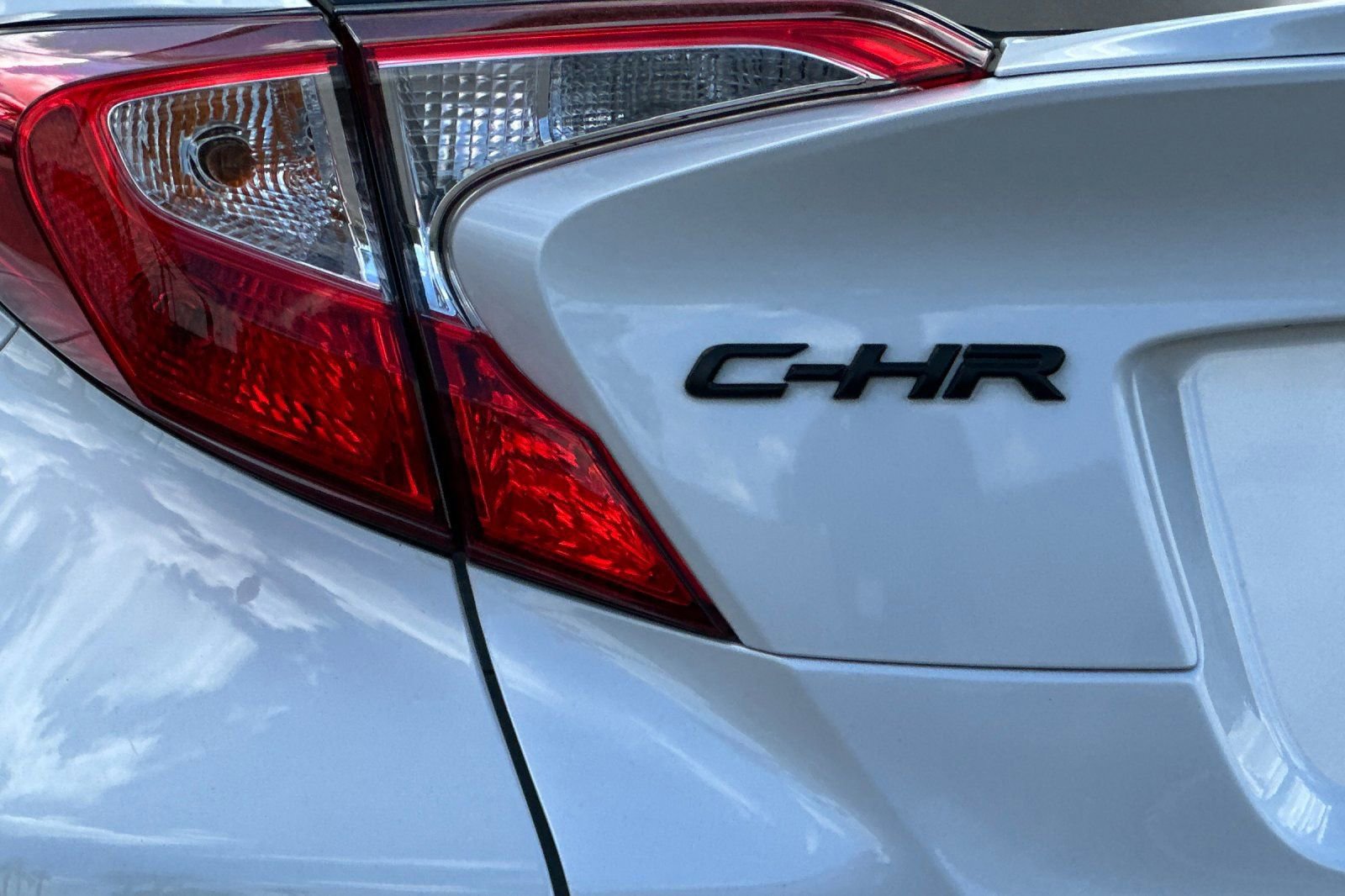 Used 2022 Toyota C-HR XLE FWD image 27