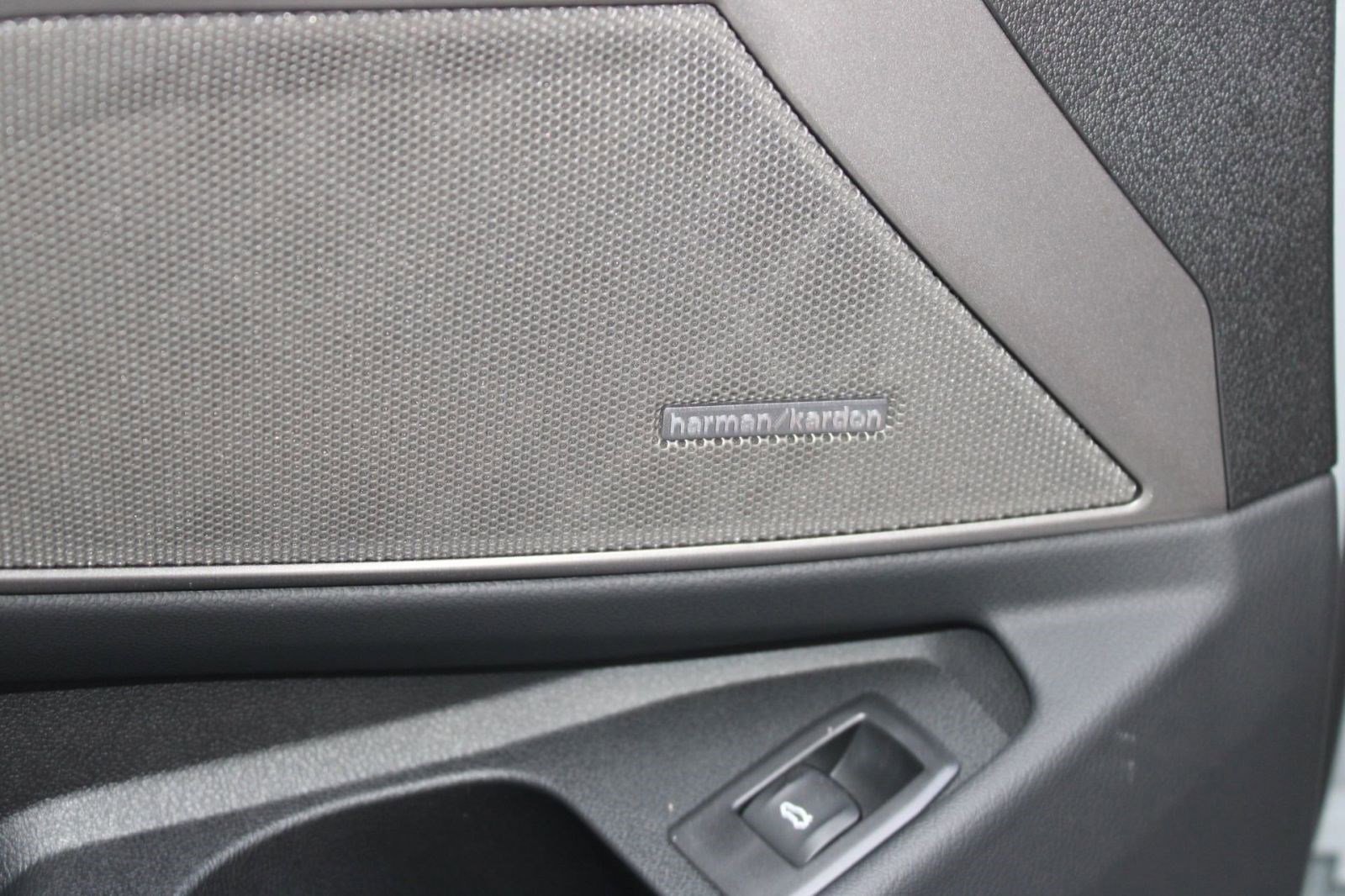 Used 2026 BMW 330i Sedan w/ M Sport Package RWD image 23
