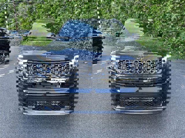 New 2025 Jeep Compass Limited w/ High Altitude Package image 3