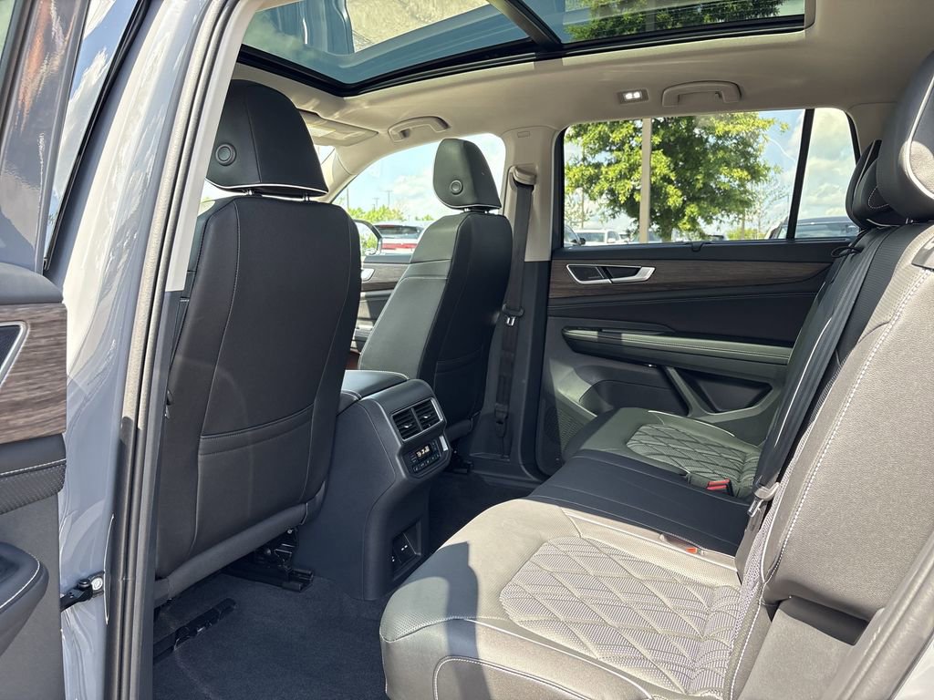 New 2025 Volkswagen Atlas SEL Premium R-Line image 13