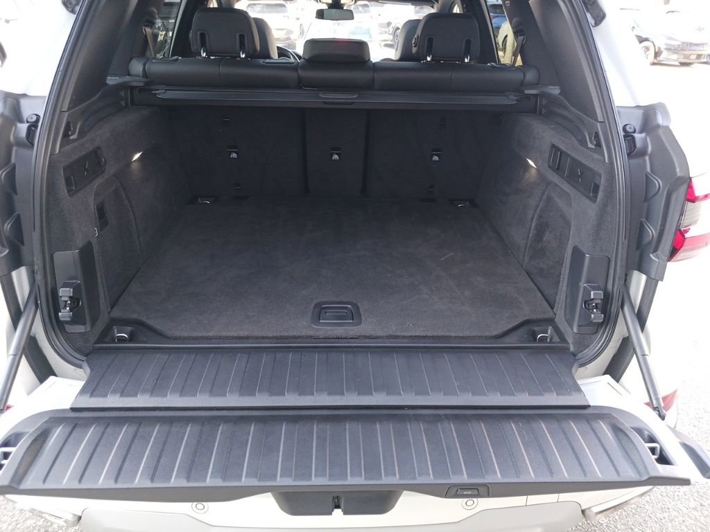 Used 2022 BMW X5 xDrive40i w/ Climate Comfort Package AWD/4WD image 26