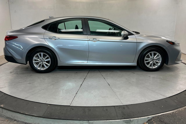 Used 2025 Toyota Camry LE FWD image 6