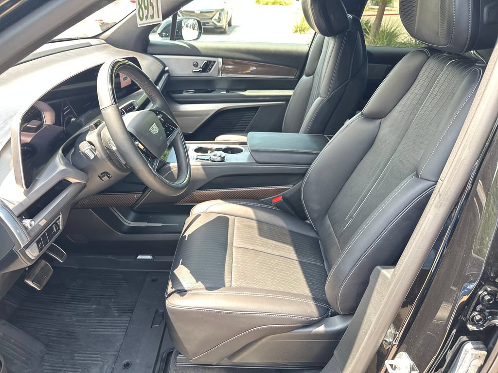 Used 2026 Cadillac Vistiq Sport w/ LPO, Floor Liner Package AWD/4WD image 19