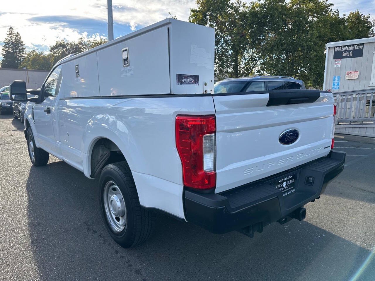 Used 2017 Ford F250 XL w/ Power Equipment Group RWD image 4