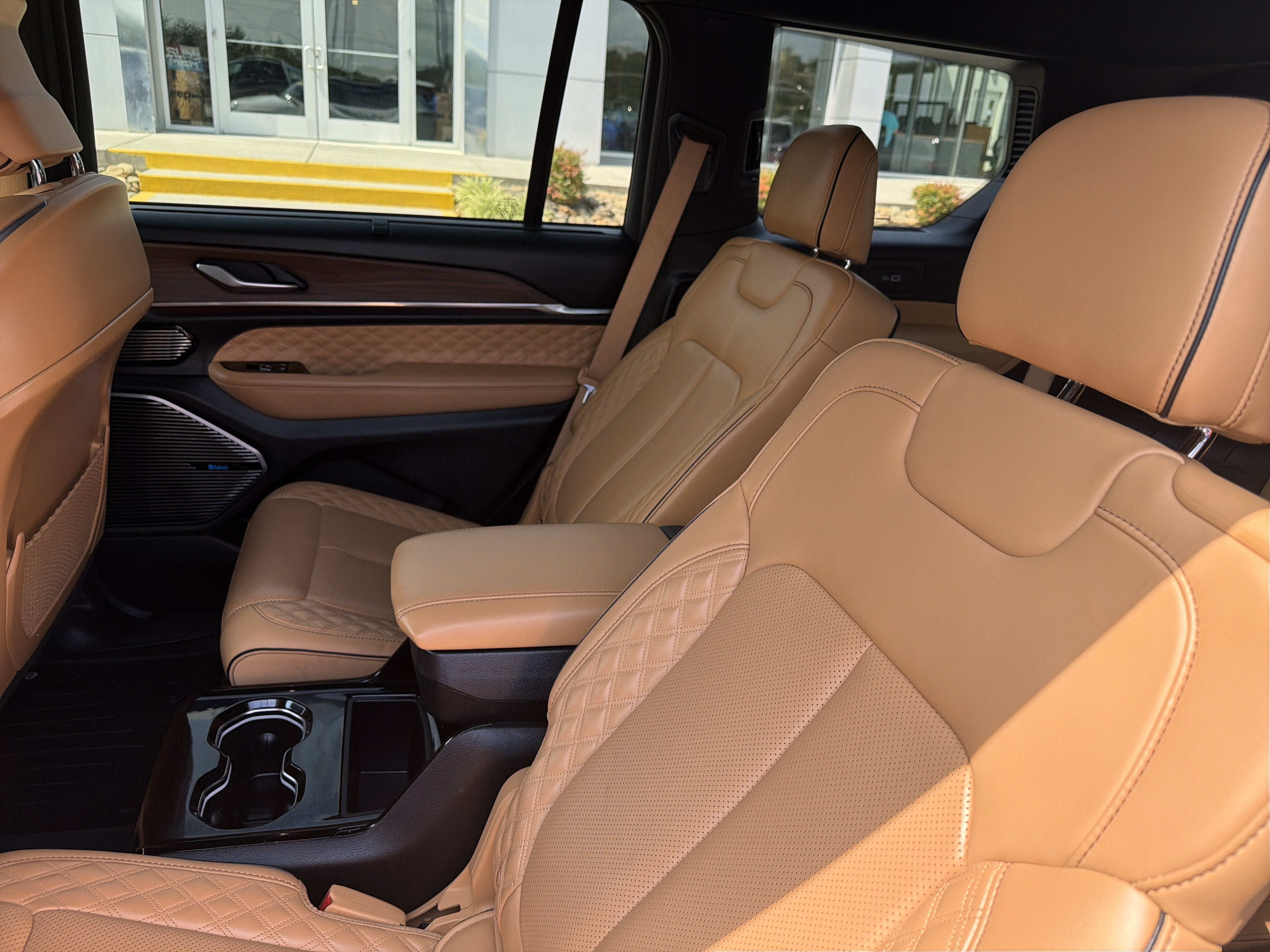 Used 2022 Jeep Grand Cherokee L Summit w/ Advanced Protech Group IV AWD/4WD image 19