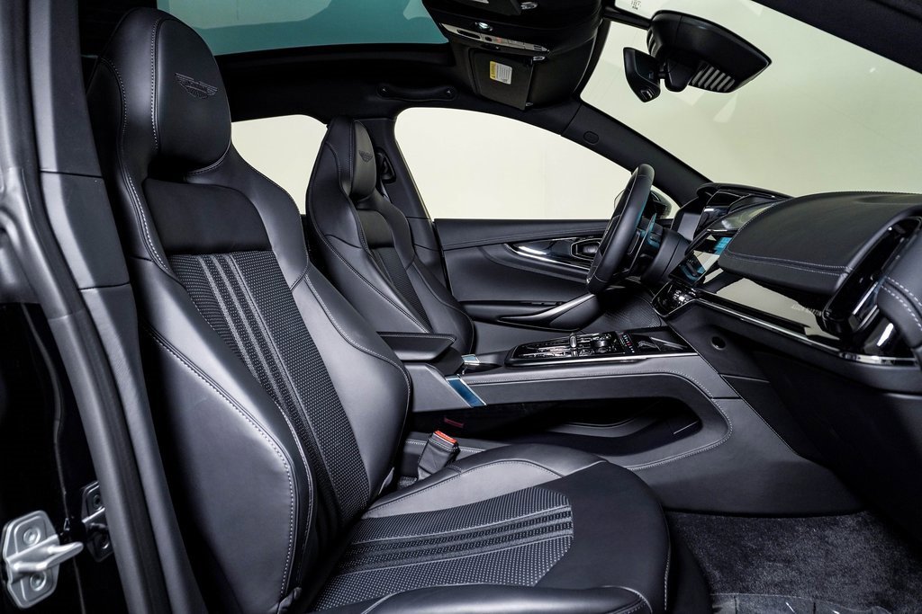 Used 2025 Aston Martin DBX 707 image 18