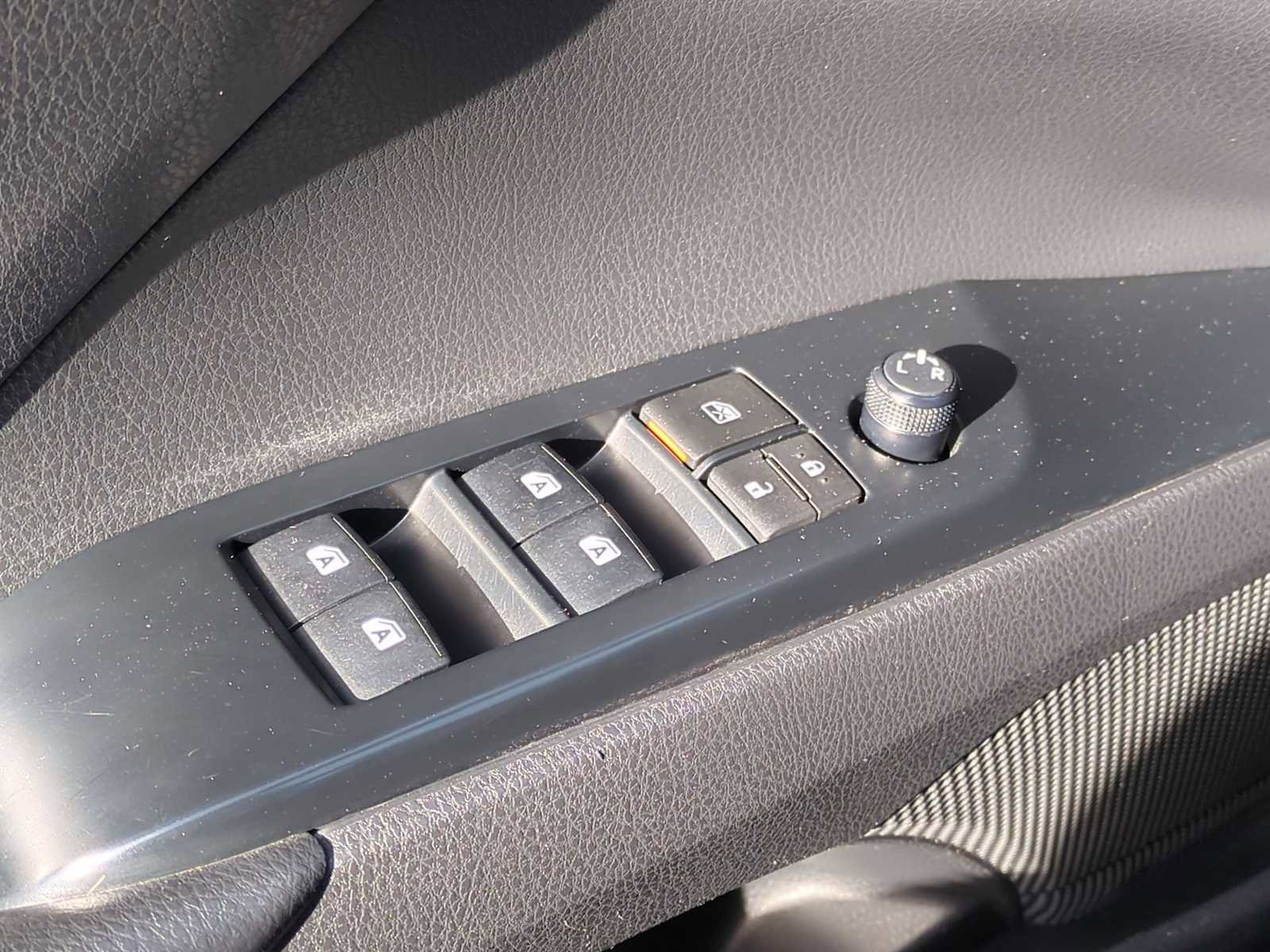 Used 2019 Toyota Camry SE FWD image 20