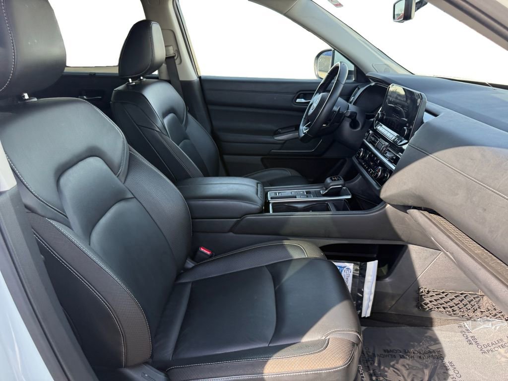 Used 2023 Nissan Pathfinder SL w/ SL Premium Package image 17