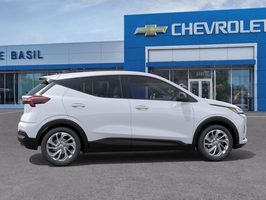 New 2027 Chevrolet Bolt LT FWD image 5