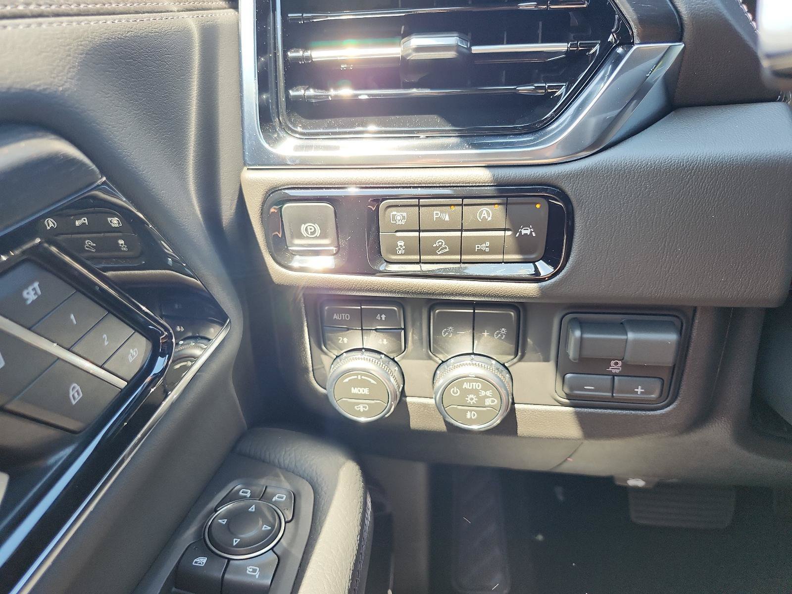 New 2026 GMC Yukon XL Denali w/ Denali Reserve Package AWD/4WD image 19
