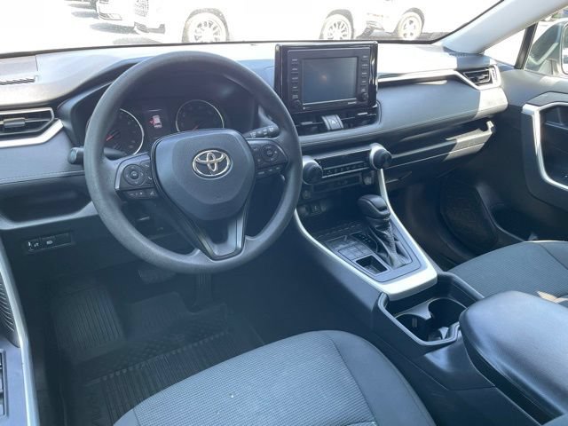 Used 2021 Toyota RAV4 LE AWD/4WD image 16