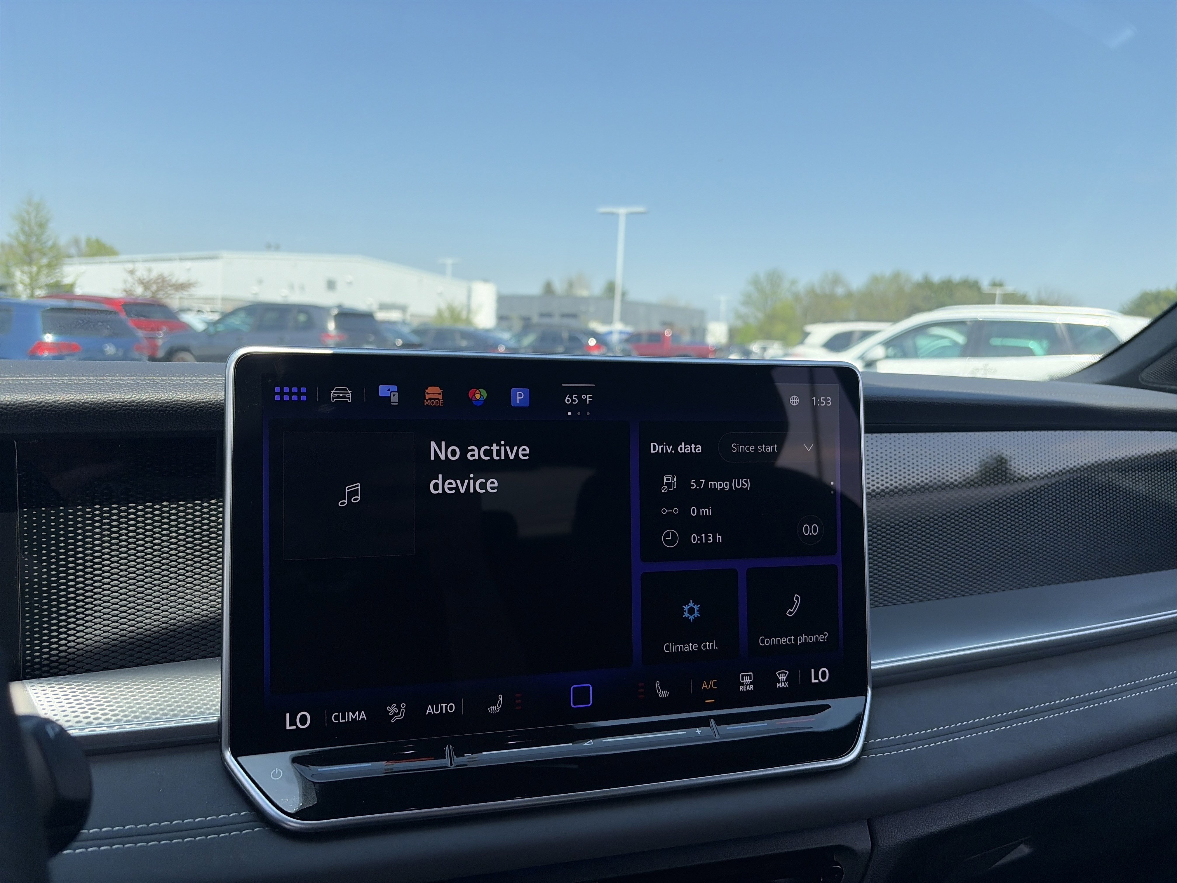 Used 2025 Volkswagen Tiguan SE R-Line AWD/4WD image 49