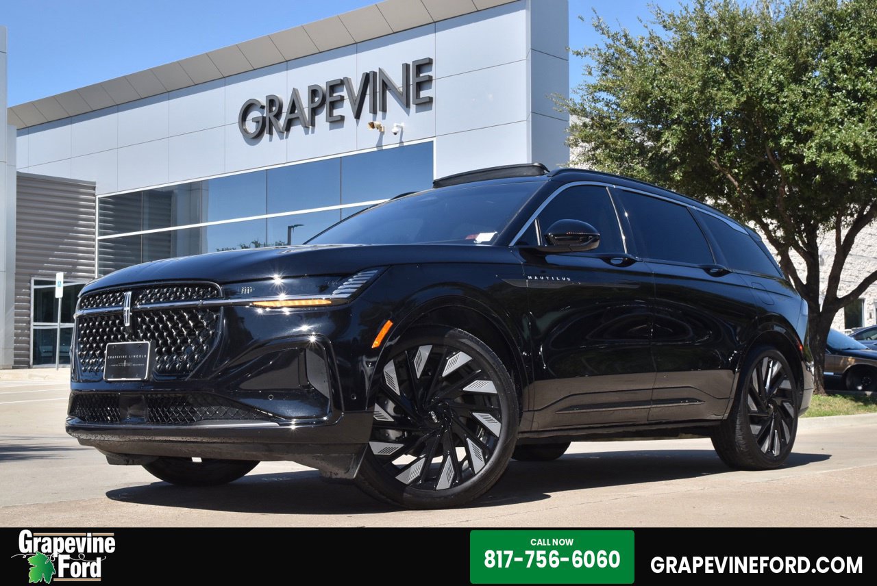 Used 2024 Lincoln Nautilus Black Label w/ Jet Appearance Package (87T)